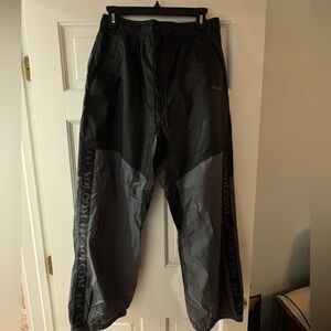 men’s medium snowboard pants. Volvom Slashslapper pants
